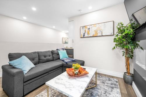 Lowertown Apartment | Stylish 2 Bedroom Condo Downtown Ottawa