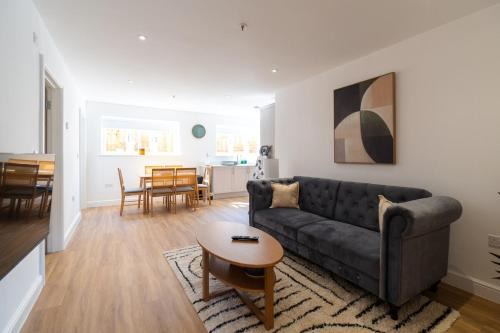 Rothley Apartment | Stylish 2-Bedroom Stay with All Comforts of Home # 2