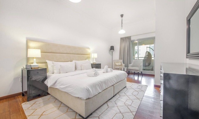 Dubai Marina Condo | Stylish 2BR at Belvedere with Balcony Views!