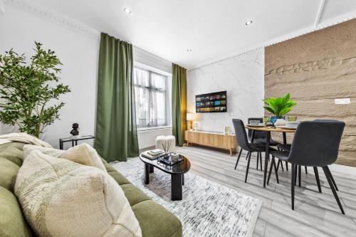 Holland Park Apartment | Stylish 2BR Flat Near Kensington & Westfield
