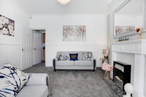 Darlington House | Stylish 3-Bedroom Oasis in Darlington, Sleeps 5