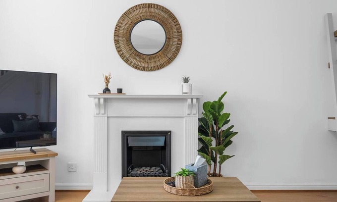 Manchester House | Stylish 3BR House Free Parking