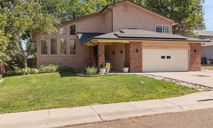 Pueblo House | Stylish 4 level home in a quiet safe neighborhood nestled in a cul-de-sac.