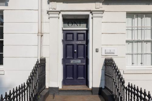 Leamington Spa Apartment | Stylish 5-Bed Townhouse in Prime Leamington Spa