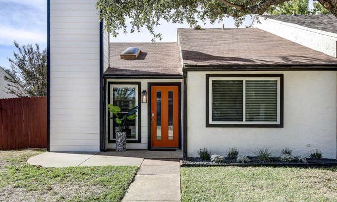 Allen House | Stylish Allen Home near Watters Creek Village