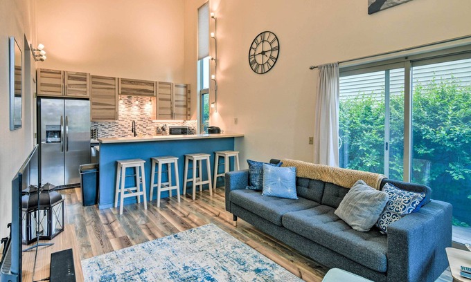 South Addition House | Stylish Anchorage Townhome ~ 1 Mi to Downtown