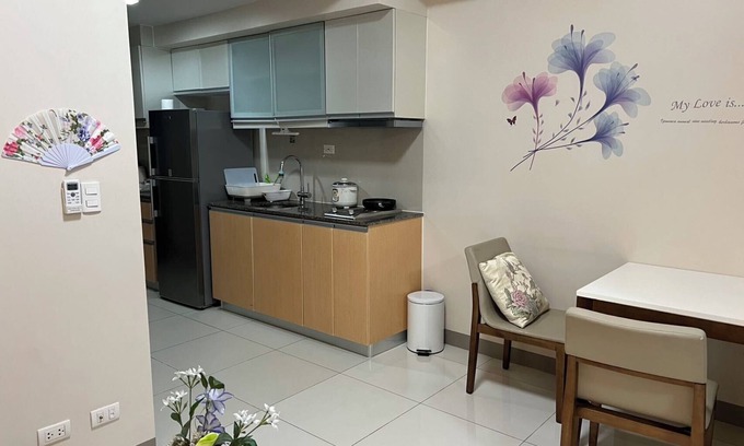 Dasmarinas Village Apartment | Stylish and Elegant Suite 33C