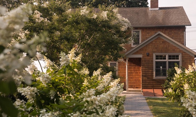 Jamesport House | Stylish and Rustic Decor, Vineyard Tours, Tasting Room