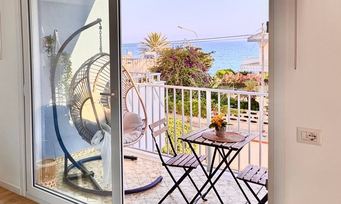 Sicily South Coast Apartment | Stylish apartment with sea view
