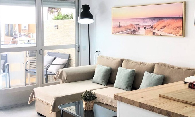 Calahonda Apartment | Stylish apartment in Calahonda by the beach