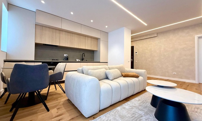 Bucharest Apartment | Stylish apartment on Lake Pantelimon with private parking space