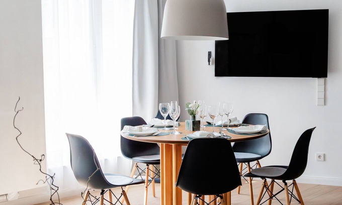 Region Hannover District Apartment | Stylish apartment: top location, quiet, parking- perfect for business & vacation