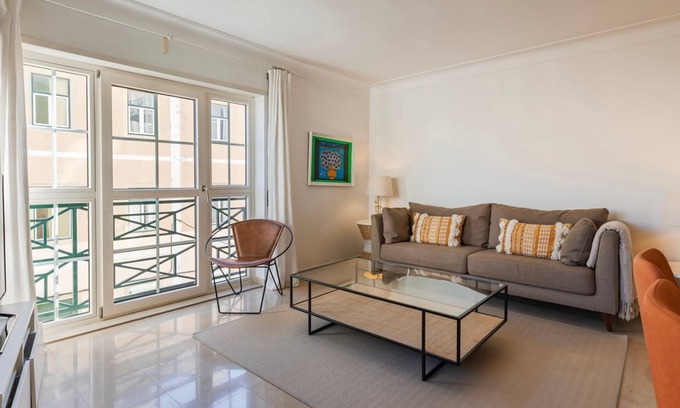 Alfama Apartment | Stylish Apartment w/Parking by LovelyStay