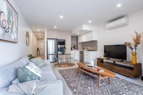 West End Apartment | Stylish Apartment with Rooftop Pool