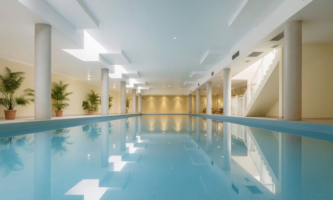Balmain Apartment | Stylish Balmain Townhouse with Pool & City Views