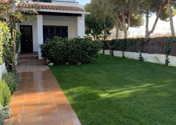 Cubelles House | Stylish Beach House 600m to sea