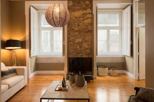 Sao Paulo Apartment | Stylish City Centre Apartment in Cais do Sodré, Lisbon, Near Nightlife & Metro, 1B - TTL281