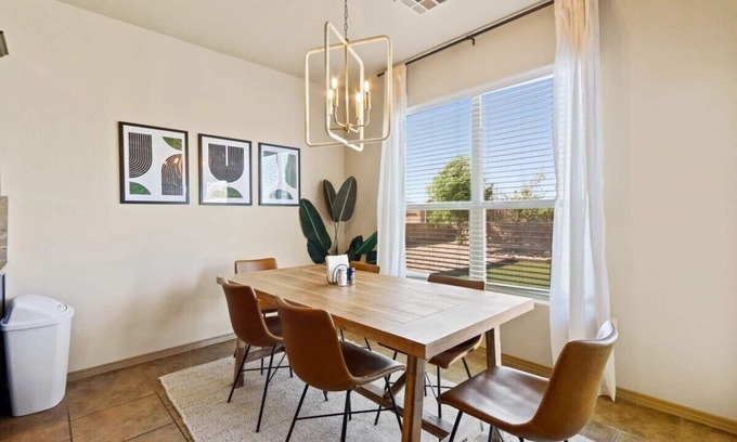 Las Cruces House | Stylish & Comfy House with Backyard and Parking