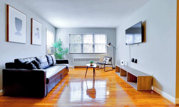 Northeast Alexandria Apartment | Stylish Corporate Apartment in Alexandria