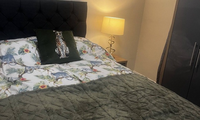 Darlington Apartment | Stylish Cosy affordable central 1 bed entire apartment