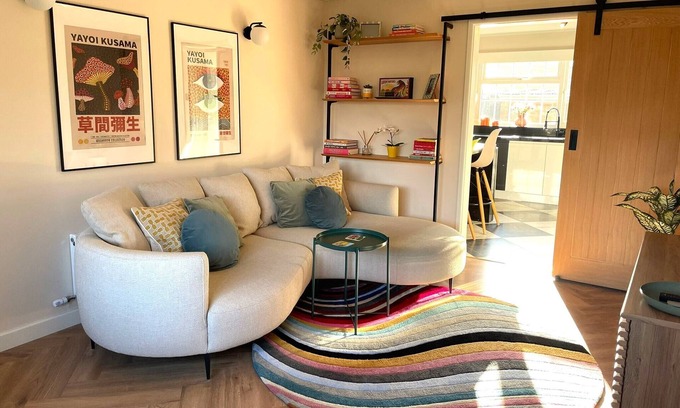 Cheltenham House | Stylish, Cosy & Peaceful Cheltenham Home
