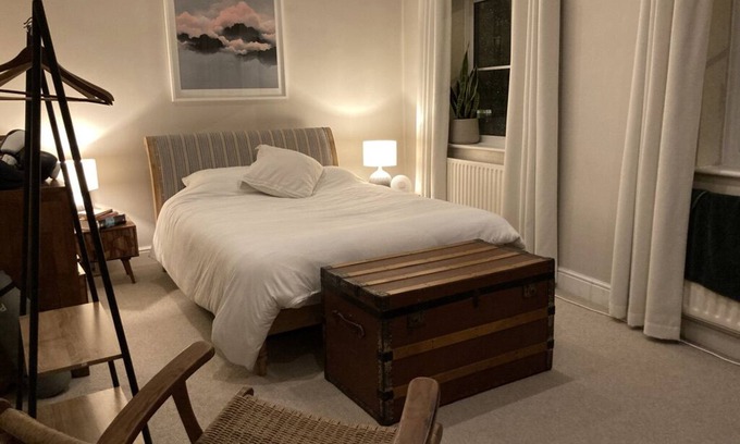 Hackney Wick Apartment | Stylish, cozy 1-bed flat, 2 minutes walk from Victoria Park