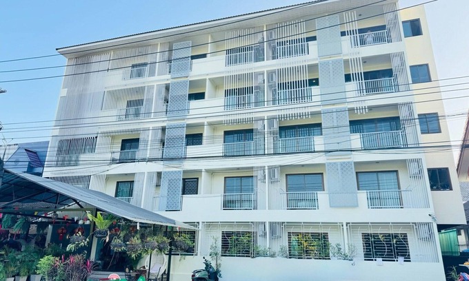 Chang Phueak House | Stylish Deluxe Twin | Perfect for Shared Stay