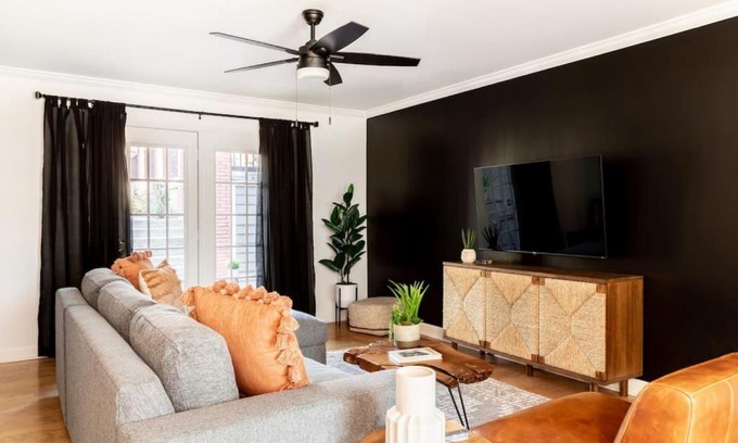 Rutledge Hill Apartment | Stylish Downtown Nashville Condo with Patio & Free Parking