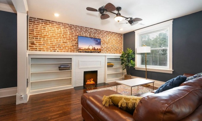 Shaw House | Stylish Duplex Retreat for Families & Pets