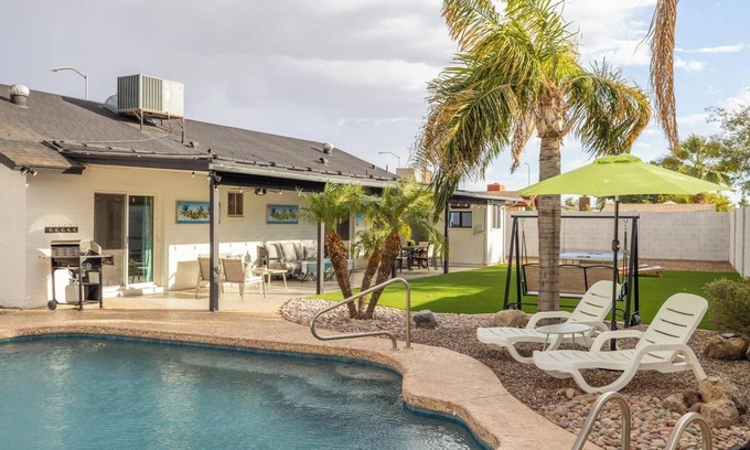 East Mesa House | Stylish: Family Fun in the Sun! 3BR Home with Pool & Patio in Beautiful NE Mesa