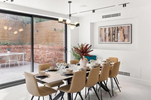 Upper Clapton Apartment | Stylish Family Home in Peaceful Hackney Spot