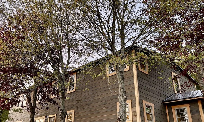 Milford Other | Stylish Farmhouse with amazing view!