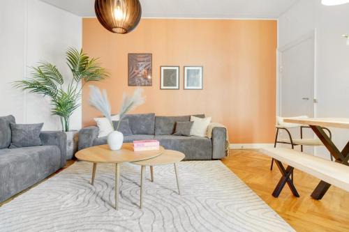 Frederiksberg C Apartment | Stylish flat - 200m2 of comfort