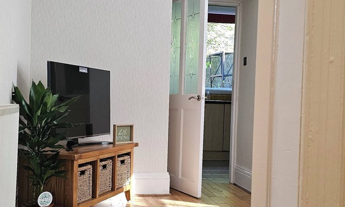 Central Aberdeen Apartment | Stylish flat in central location. Pet friendly