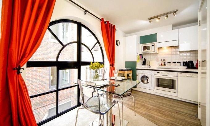 Castle Baynard Apartment | Stylish flat near St Pauls Cathedral