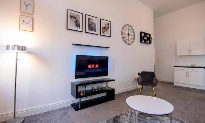 Bolton Condo | Stylish Gem in Central Bolton