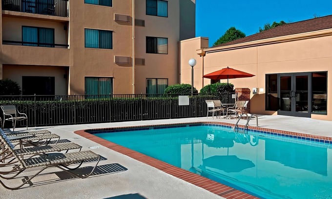 University Place Hotel | Stylish Hideaway Near UNC Charlotte | Gym, Pool, Pet-Friendly