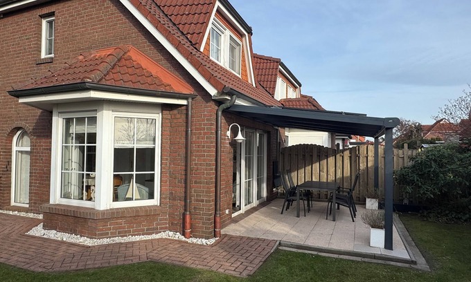 Westeraccumersiel House | Stylish holiday house with splendid garden