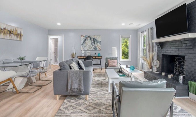 Charlotte House | Stylish Home Near Uptown, UNC, and More!