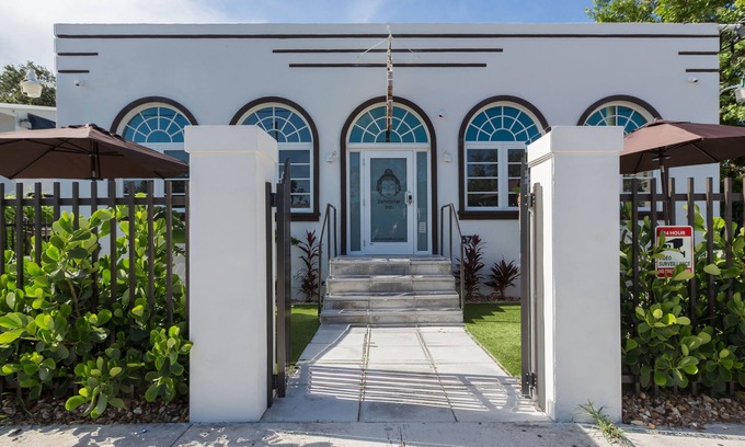 Northeast Miami Hotel | Stylish Hotel Room in Biscayne Blvd - 4Z