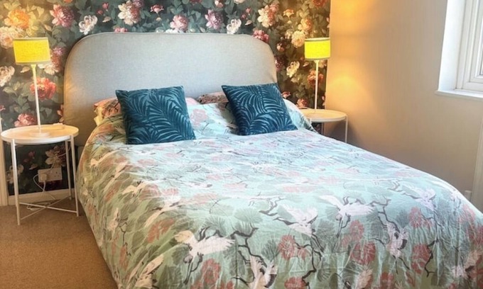 Horfield House | Stylish House ⭐️ Short walk - park & Gloucester Rd!