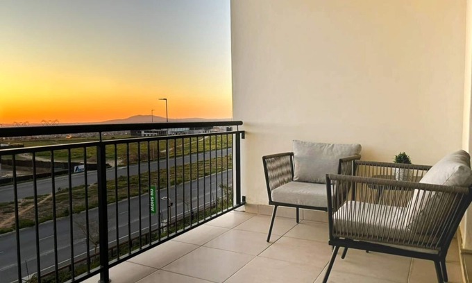 Cape Town Apartment | Stylish living in the heart of the wine-lands.