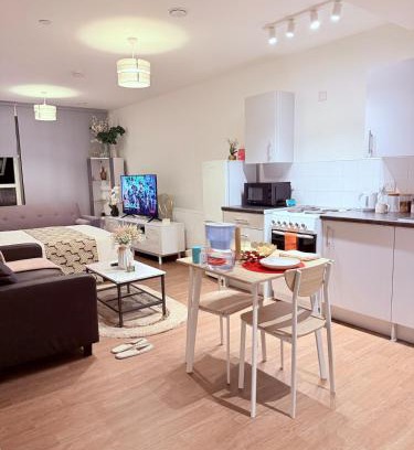 Eltham West Apartment | Stylish London Studio Near O2 Arena & London Bridge Excellent Transport Links