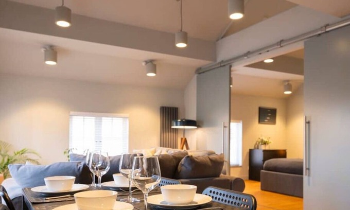 Henley Apartment | Stylish Luxury Apartment in The Centre of Henley