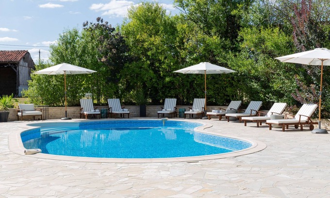 Charme Villa | Stylish luxury villa with Cognac vineyard views and private pool
