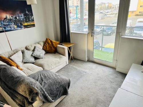 Portishead Apartment | Stylish Marina Apartment with Stunning Views
