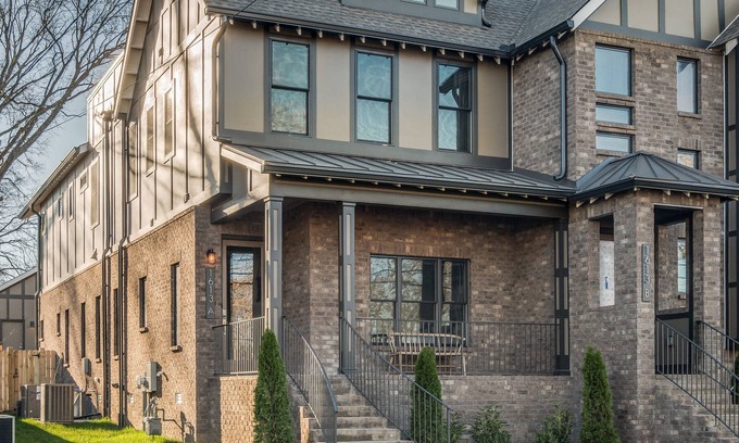 Salemtown House | Stylish Nashville Retreat in Germantown | Luxury Home with 3 Bedrooms & Loft