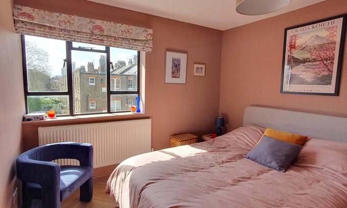 Oval Apartment | Stylish Newly Renovated 1 Bedroom Flat Close To London's Main Attractions