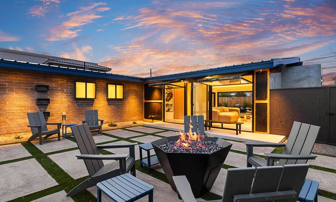 Western Villa Villa | Stylish Old Town Escape - Plunge Pool, Fire Features & Walkable Fun