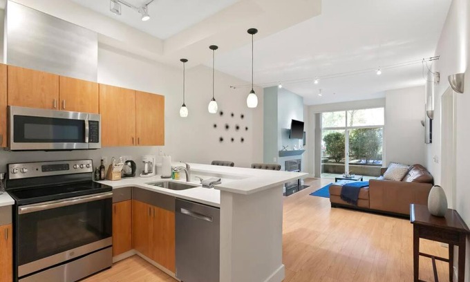 Moss Bay Apartment | Stylish one bedroom and parking! - 80 WalkScore